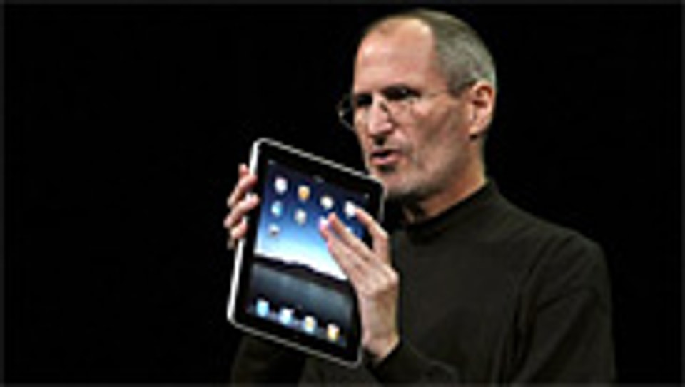 Apple-Chef Steve Jobs präsentiert den «iPad».