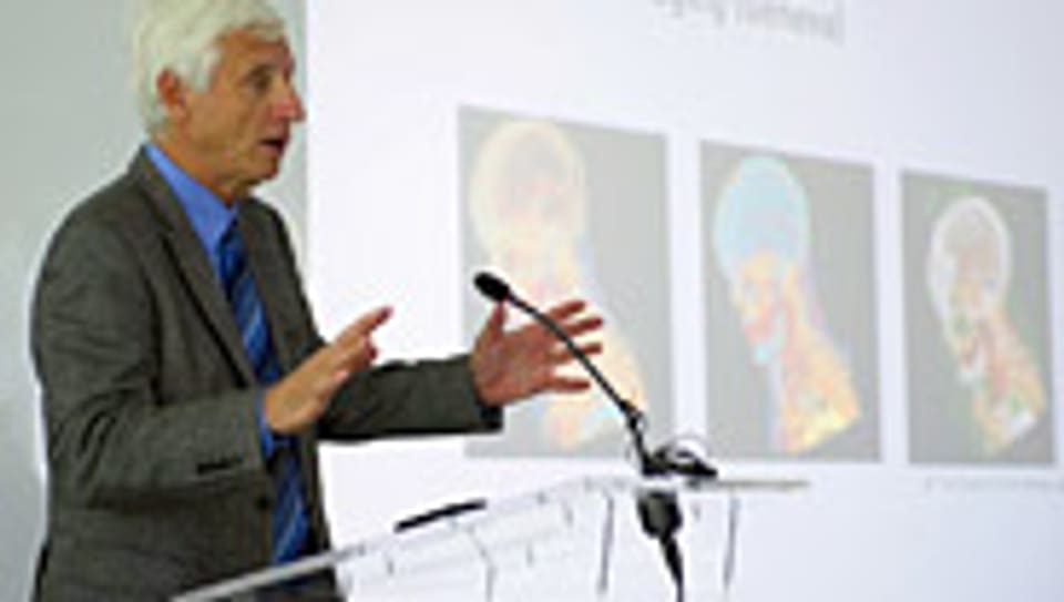 Jean-Dominique Vassalli, Rektor der Uni Genf, stellt am 11. Juni das Projekt Neuropolis vor.