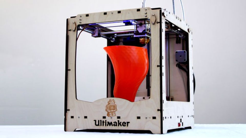 Der 3D-Drucker «Ultimaker» (ab 1194 Euro) kann unter anderem selbstentworfene Vasen «ausdrucken».