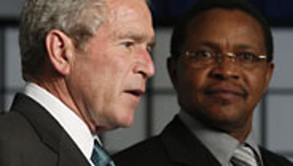 US-Präsident George Bush (l.) und Tansanias Präsident Jakaya Kikwete.