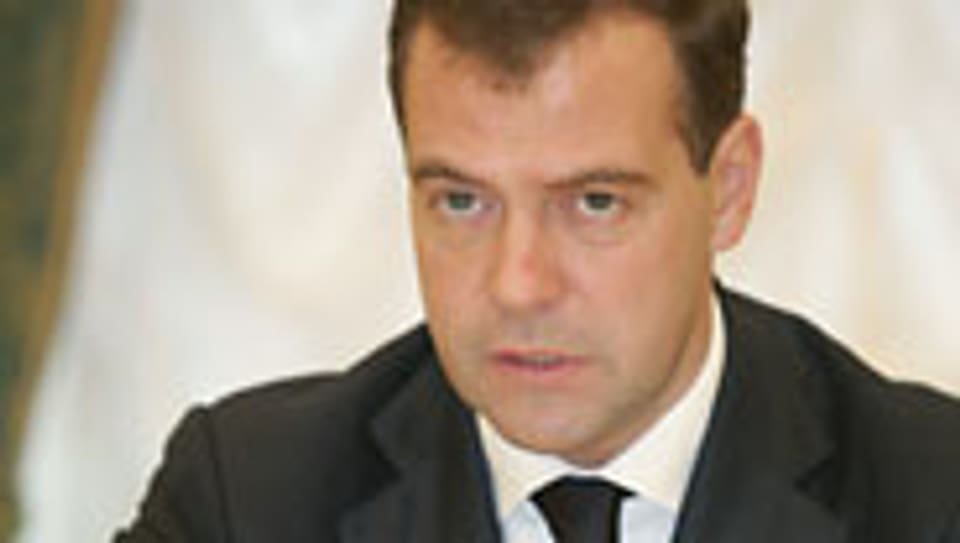 Der russische Präsident Dmitri Medwedew hat den Militäreinsatz in Georgien gestoppt.