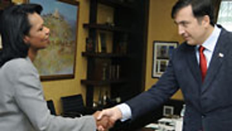 Treffen in Tiflis: Condoleezza Rice (l.) u. Michail Saakaschwili.