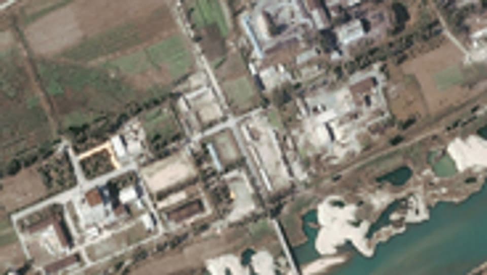 Nordkoreas umstrittene Atomanlage Yongbyon aus der Luft.