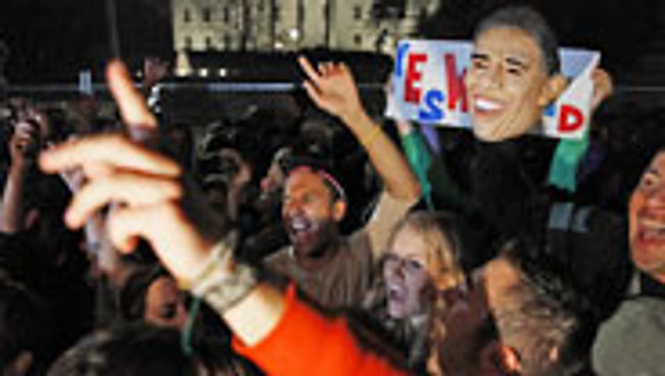 Obama-Fans feiern vor dem Weissen Haus in Washington.