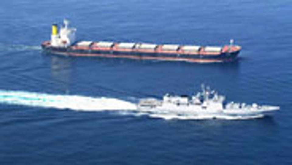 Die indische Fregatte «INS Tabar» patrouilliert im Golf von Aden.