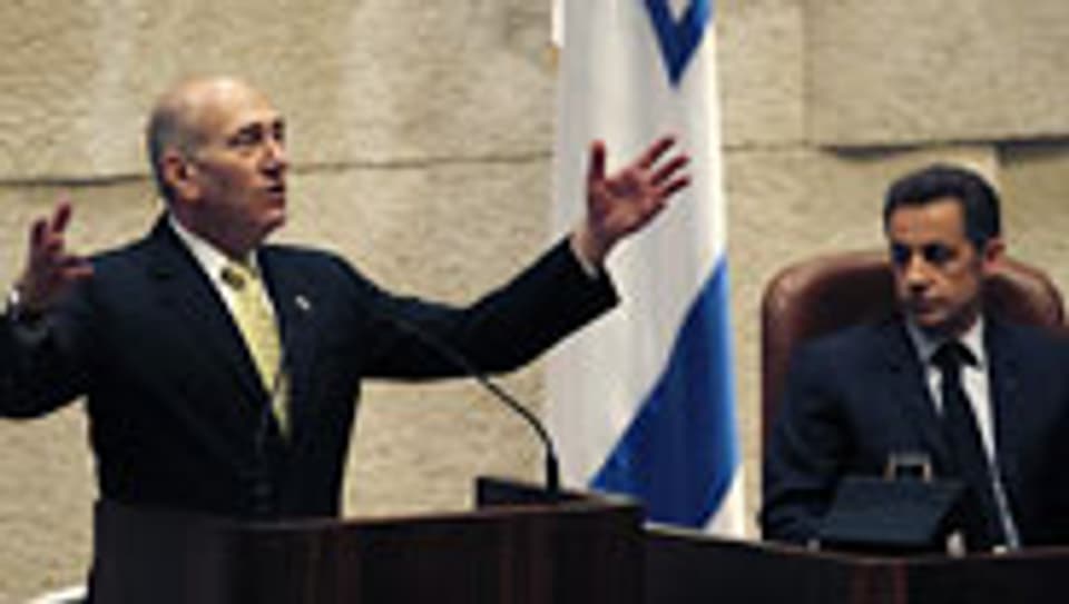 Ehud Olmert (r.) u. Nicolas Sarkozy.