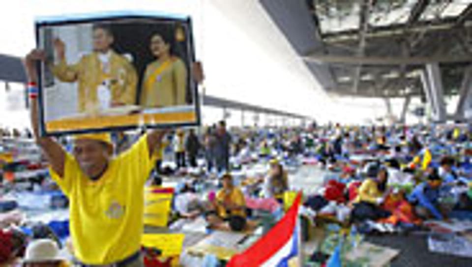 Blockade des Flughafens von Bangkok geht weiter.