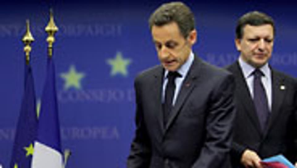 Sarkozy (l.) und Barroso verkünden den Klimakompromiss.