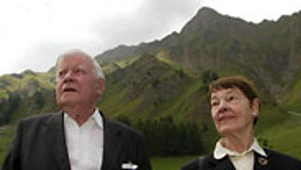 Unzertrennlich: Helmut Schmidt mit Ehefrau Hannelore.