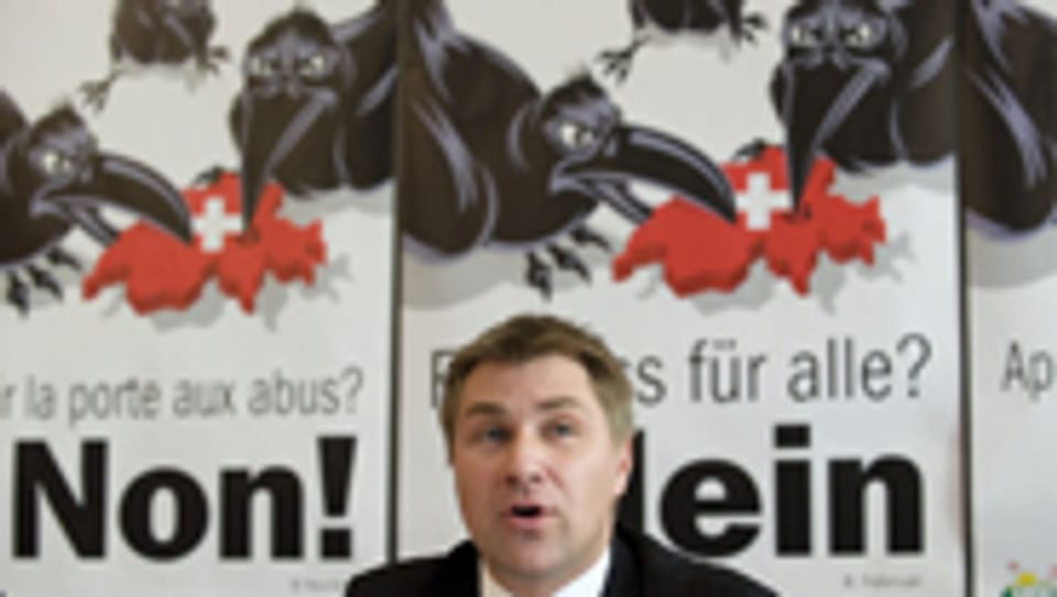 Mit Raben gegen die Freizügigkeit: SVP-Präsident Toni Brunner.