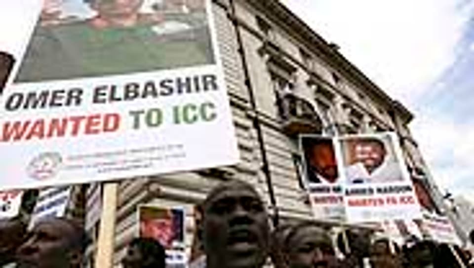 Proteste vor der sudanesischen Botschaft in London.