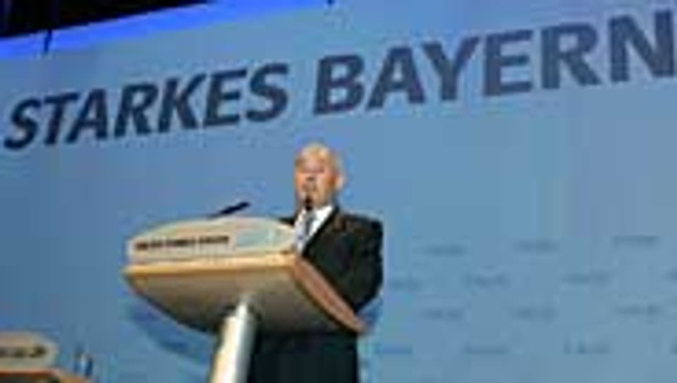 Bayerns Ministerpräsident Guenther Beckstein gibt sich selbstbewusst und kämpferisch.
