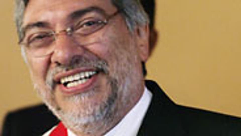 Fernando Lugo als Präsident Paraguays vereidigt.