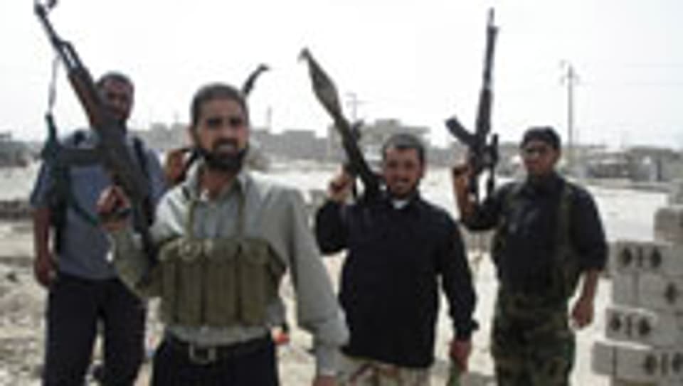 Bewaffnet und entschlossen:Kämpfer in Basra.