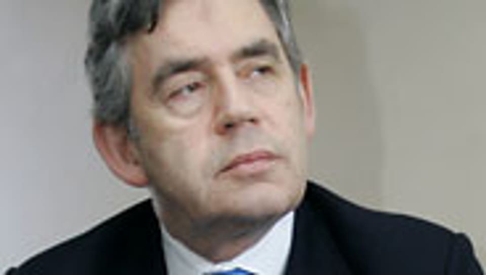 Britischer Premier Gordon Brown hat Rettungspaket angekündigt.