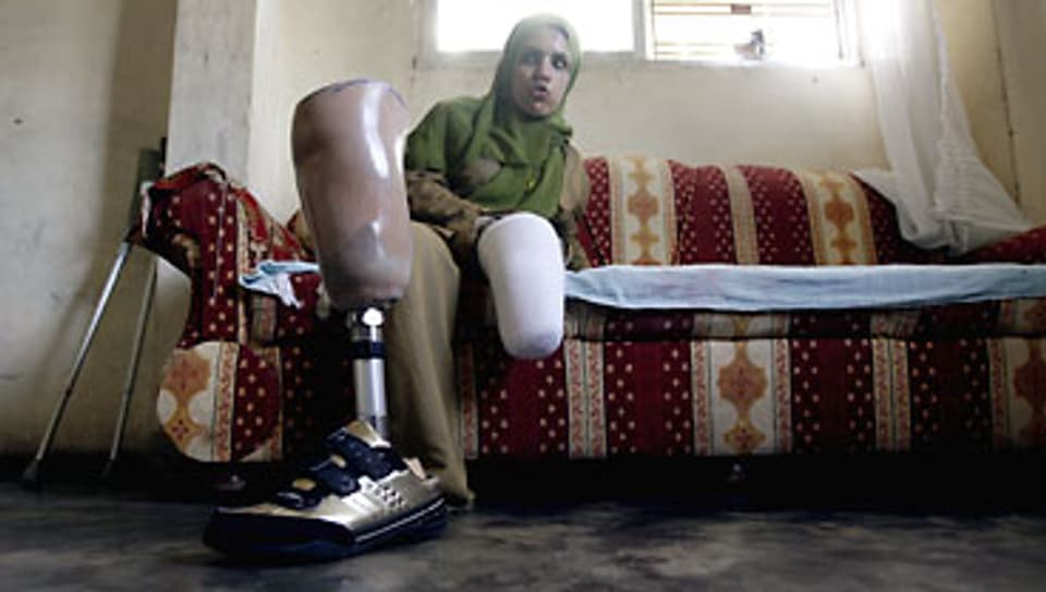 Rasha Zayoun (17), eines von rund 200 Opfern israelischer Streubomben aus dem Libanonkrieg von 2006.