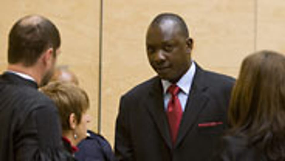 Thomas Lubanga (Mitte) vor Gericht in Den Haag.