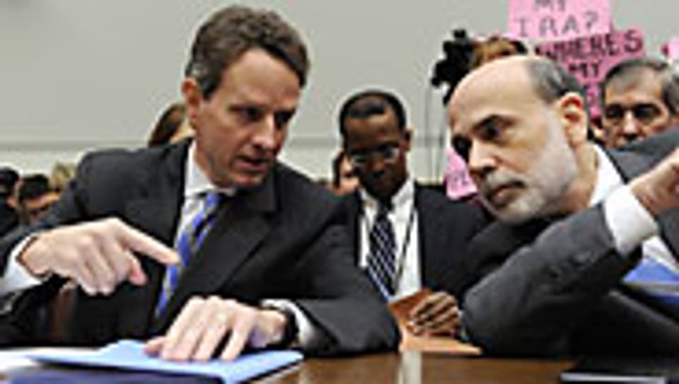 Finanzminister Geithner (l.) und Notenbankchef Bernanke.