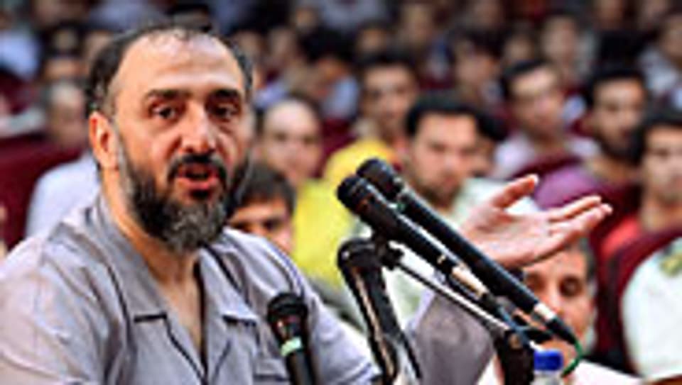 Der angeklagte, ehemalige iranische Vize-Präsident Mohammed Ali Abtahi beim Prozess.