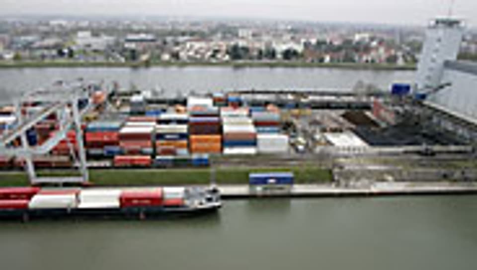 Basler Rheinhafen wird von Wirtschaftskrise nicht verschont.