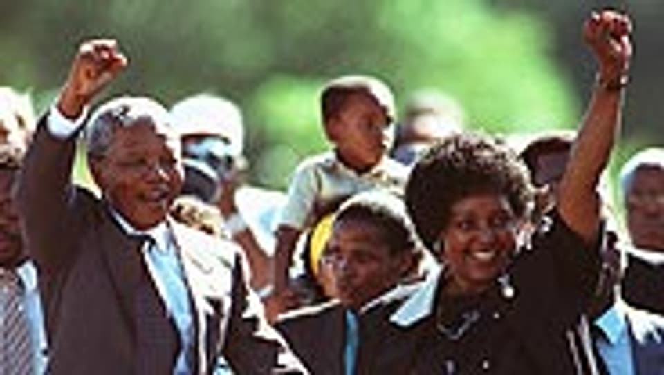 Nelson Mandela und seine Frau Winnie am 11. Februar 1990.