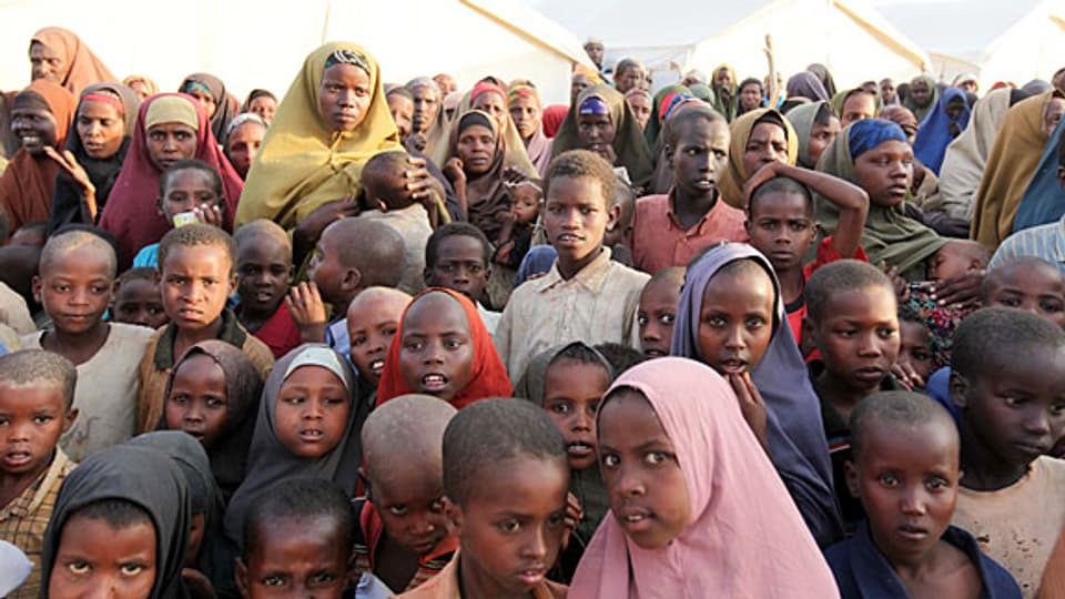 Hungernde Kinder in einem Flüchtlingslager in Somalia.