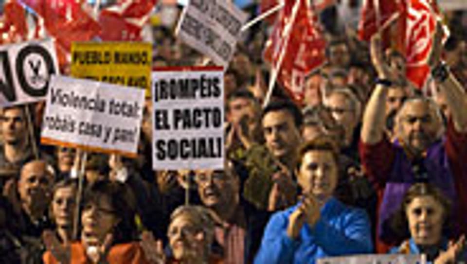 In Spanien wird fast täglich irgendwo gegen die Sparprogramme demonstriert.