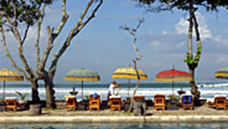 Erholung am Strand auf der Insel Bali.