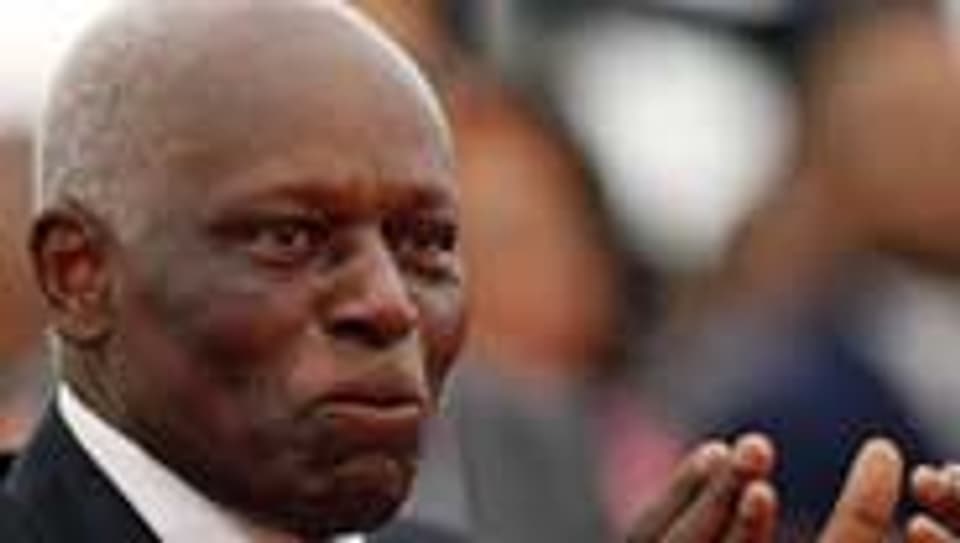 Angolas Präsident dos Santos bei einer Einweihung in Luanda