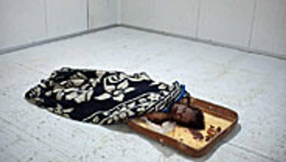 Der tote Diktator Ghadhafi am 22. Oktober 2011 in Misrata, Libyen