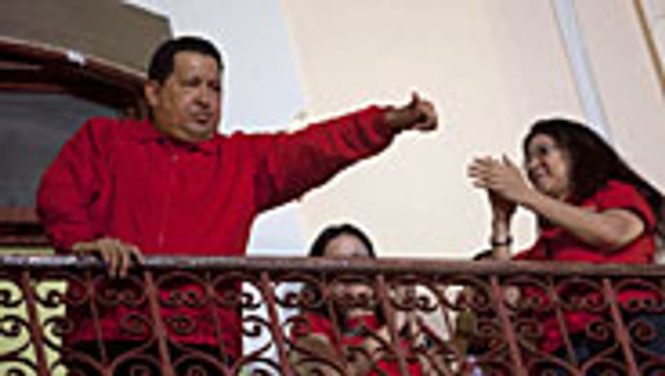 Hugo Chavez  am Sonntag auf dem Balkon des Präsidentenpalasts in Caracas