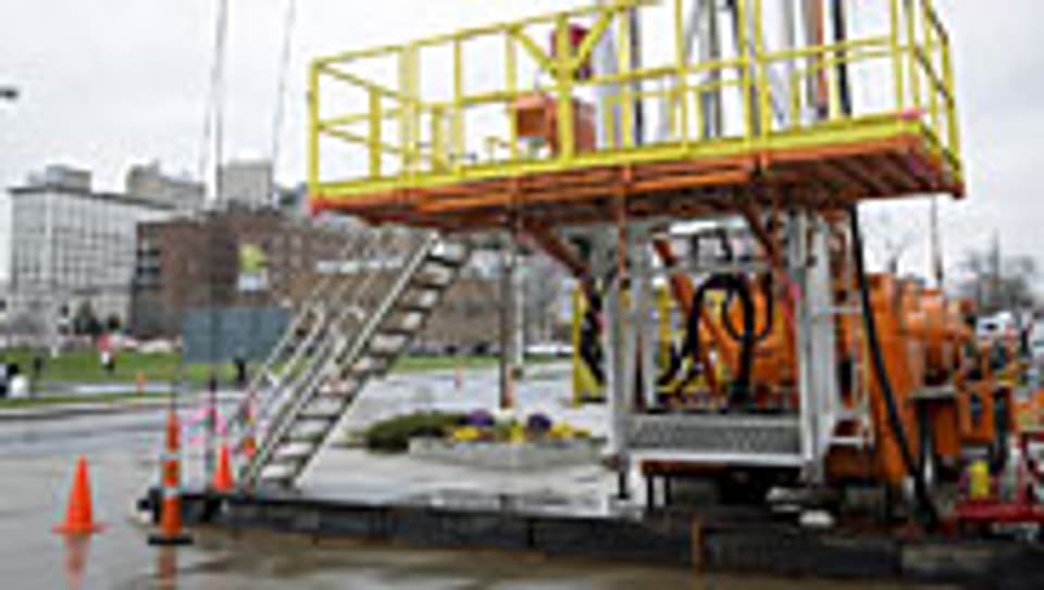 Schiefergas-Boom. Anlässlich einer Messe wurde in Youngstown ein Bohrturm aufgestellt.