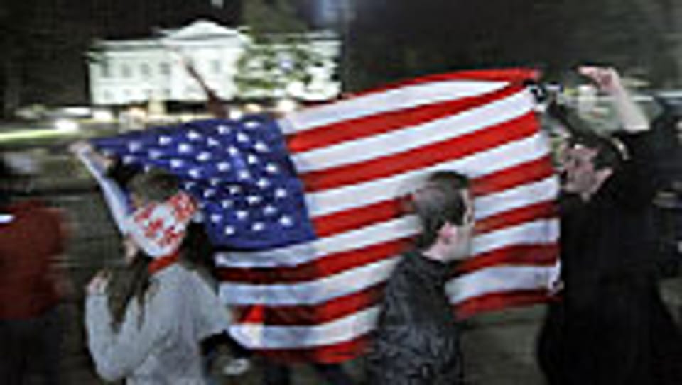 Obama-Anhänger feiern vor dem Weissen Hous in Washington.