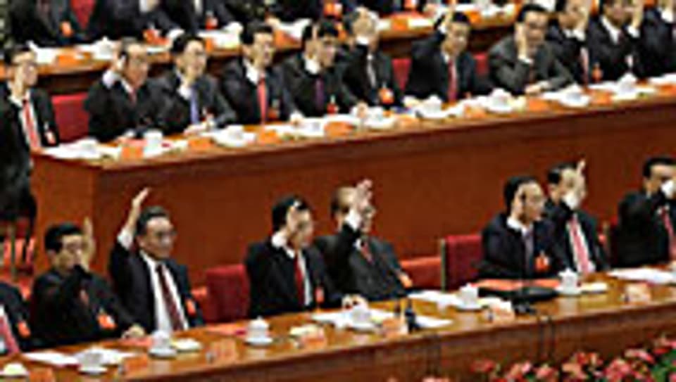 Abstimmung ohne Gegenstimmen - Parteitag der chinesischen KP.