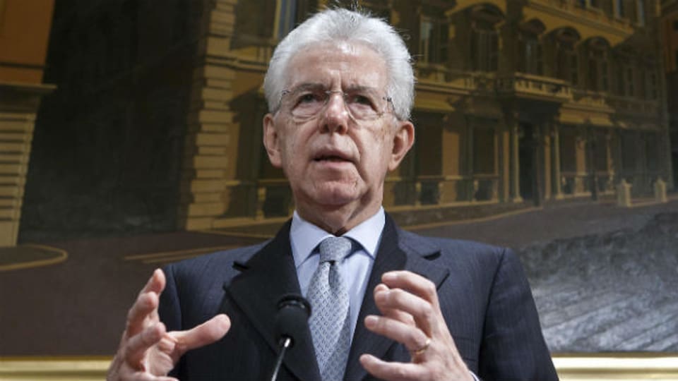 Der italienische Regierungschef Monti will ein Bündnis aus Mitteparteien in die Wahlen führen.