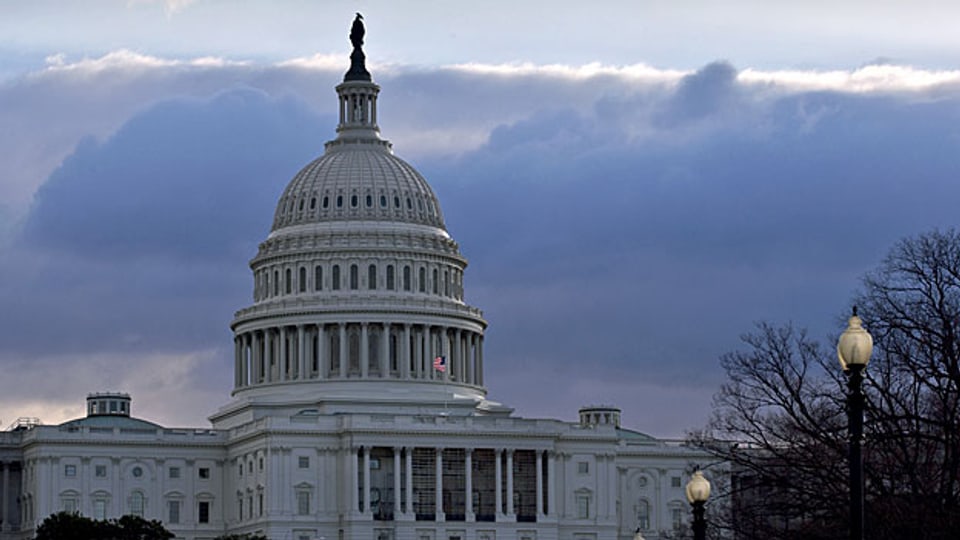 Die Wolken über dem Capitol in Washington hängen tief.