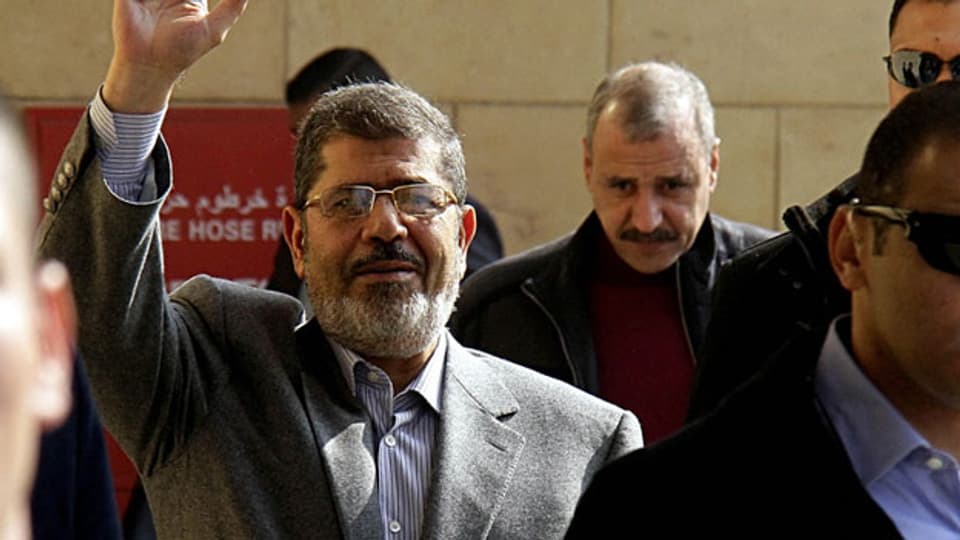 Der ägyptische Präsident Mursi wechselt 10 Minister aus.