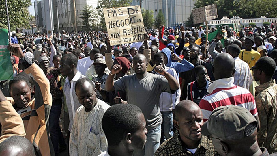 In Bamako gab es bereits im Dezember 2012 Demonstrationen mit der Forderung nach internationaler Hilfe für Mali.