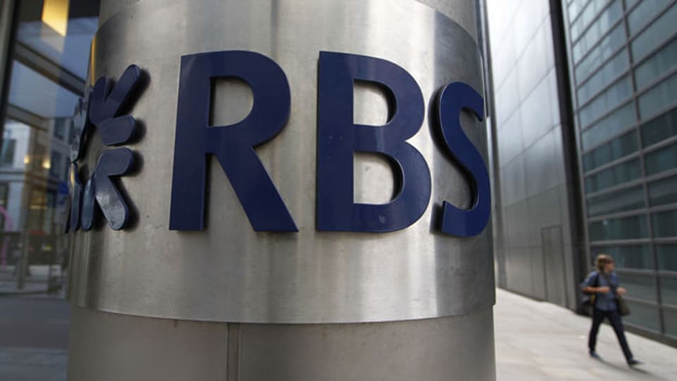 Im 2012 verzichtete der Chef der Royal Bank of Scotland nach einem öffentlichen Aufschrei auf seinen Bonus. Royal Bank of Scotland in London.