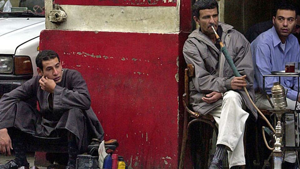 Die ägyptische Bevölkerung leidet unter Arbeitslosigkeit und immer schwächerer Währung; Strasse in Kairo.
