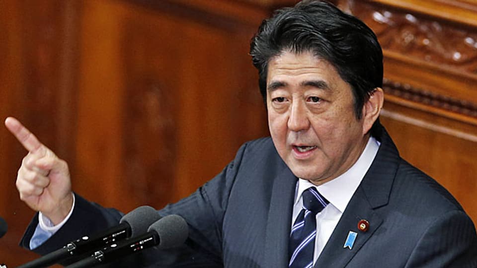 Regierungschef Shinzo Abe möchte Japans Friedenspflicht aufweichen.