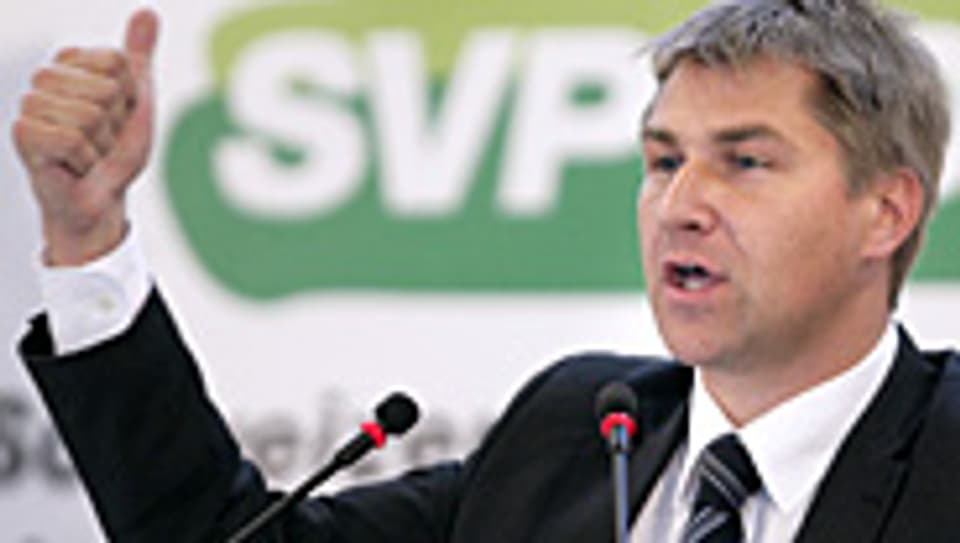 SVP-Präsident Toni Brunner zielt an der Delegiertenversammlung erneut auf Bundesrat Samuel Schmid.