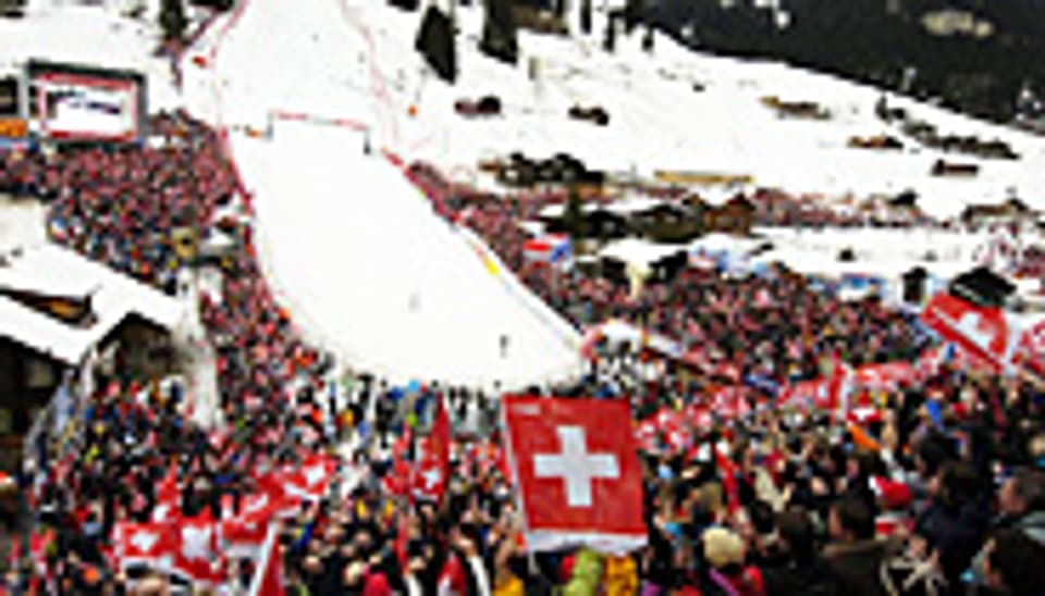 Tausende feiern das Skifest in Adelboden.