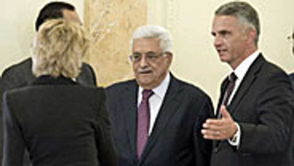 Palästinenserpräsident Abbas (mitte) wird vom Bundesrat empfangen.