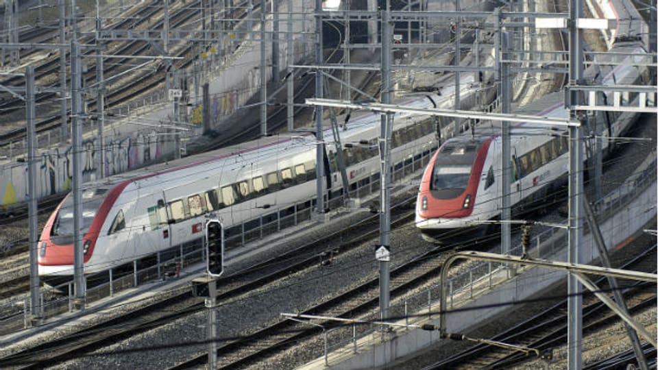 ICN Züge bei der Einfahrt in Zürich