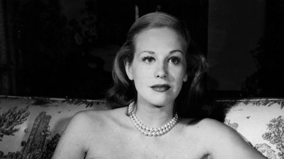 Die Schauspielerin Hildegrad Knef 1949 in ihrem Haus in Beverly Hills.