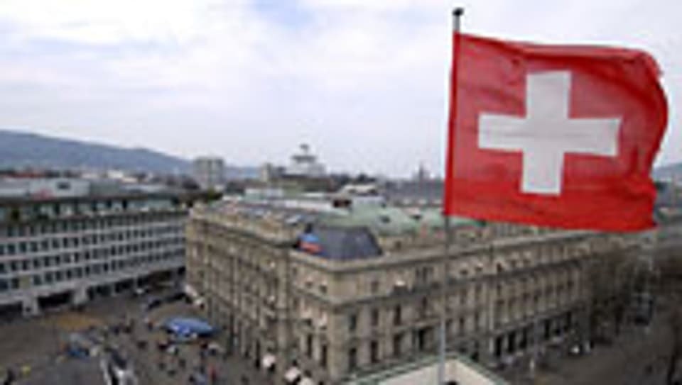Blick auf den Zürcher Paradeplatz mit den Banken UBS und Credit Suisse.