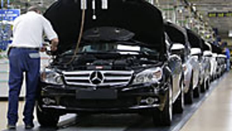 Aabar Investments steigt als Grossaktionär bei Daimler ein.