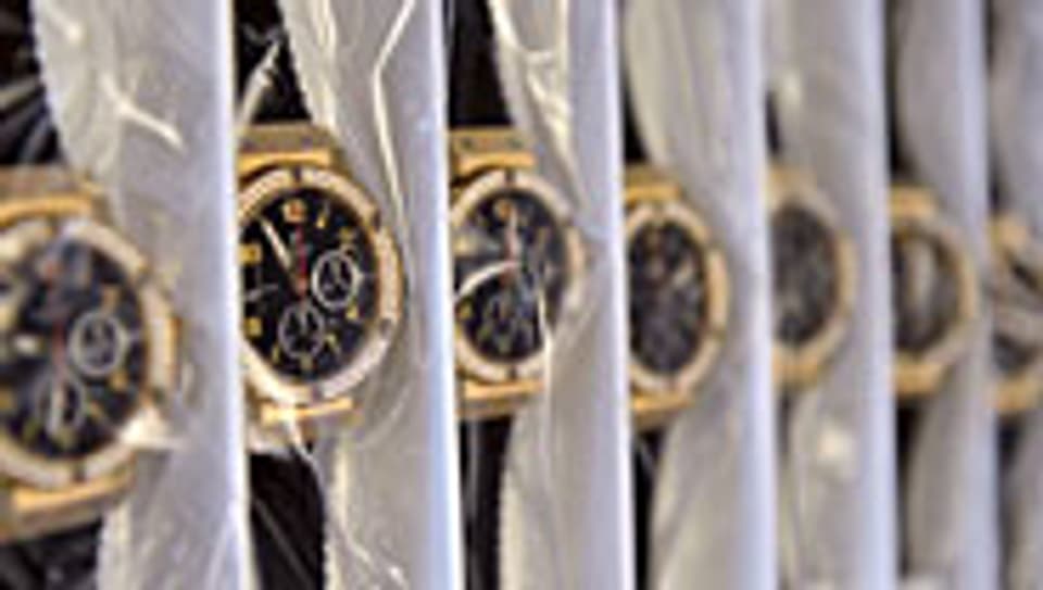 Massiv - um fast ein Drittel im Jahresvergleich - gingen die Uhrenexporte zurück.