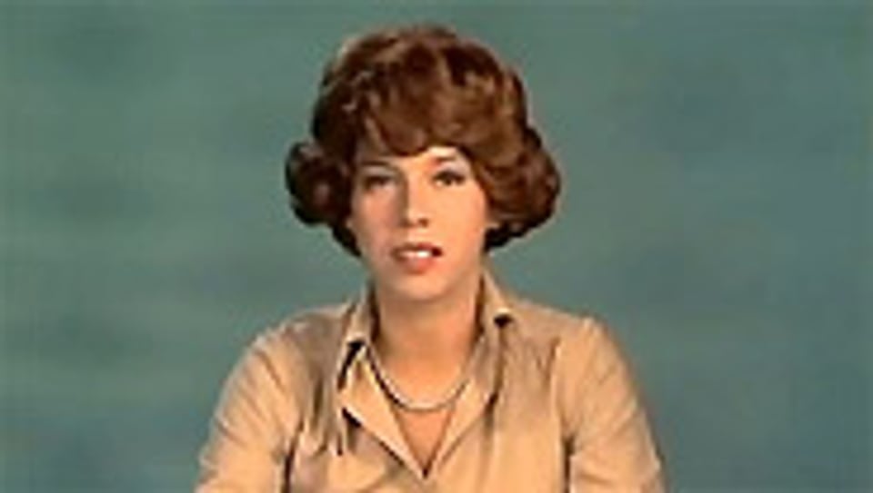 Evelyn Hamann als Ansagerin.